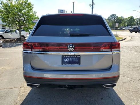 Certified 2025 Volkswagen Atlas SE w/ Panoramic Sunroof Package image 5