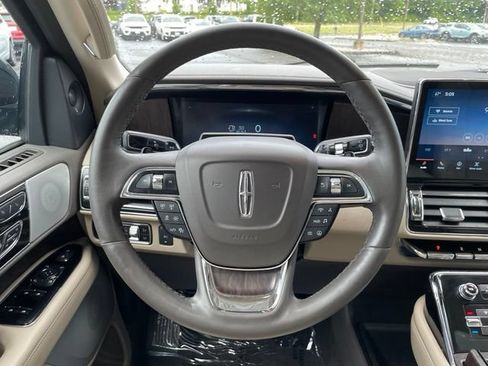 Used 2023 Lincoln Navigator Reserve AWD/4WD image 13