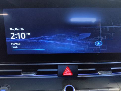 Used 2024 Hyundai Elantra SEL image 25