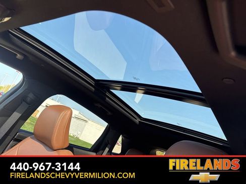 Used 2023 Lincoln Nautilus Reserve w/ Luxury Package AWD/4WD image 3