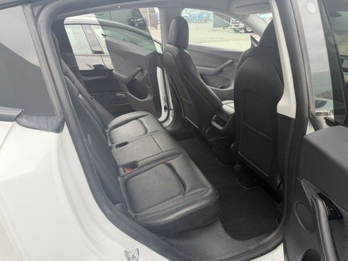 Used 2022 Tesla Model Y Long Range AWD/4WD image 14