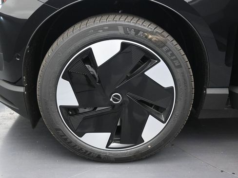 New 2026 Volvo EX30 Ultra w/ Protection Package AWD/4WD image 9