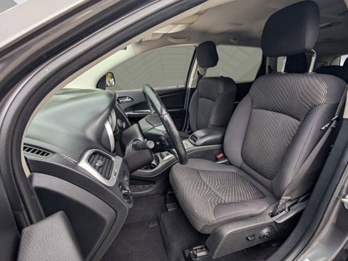 Used 2015 Dodge Journey SXT w/ Flexible Seating Group image 9