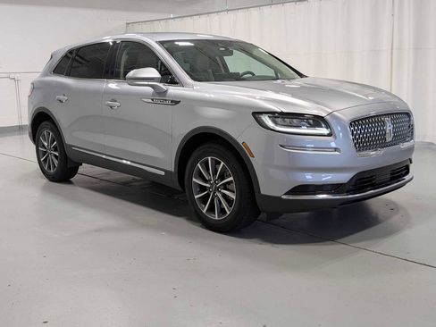 Used 2022 Lincoln Nautilus Standard image 6