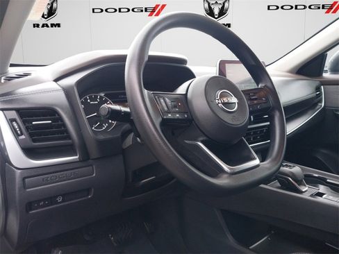 Used 2023 Nissan Rogue S image 13