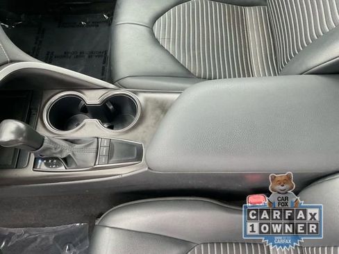 Used 2024 Toyota Camry SE image 18