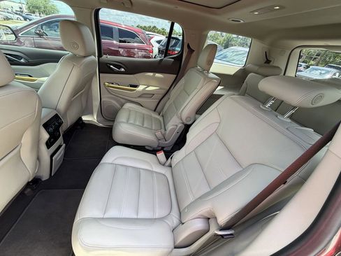 Used 2019 GMC Acadia Denali w/ Technology Package FWD image 17