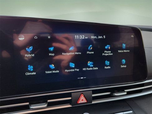 Certified 2023 Hyundai Elantra Limited image 26