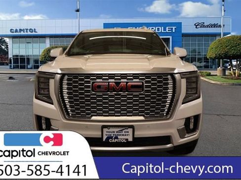 Used 2021 GMC Yukon Denali w/ Denali Premium Package image 9
