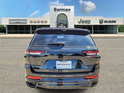 Used 2024 Jeep Grand Cherokee L Summit AWD/4WD image 7