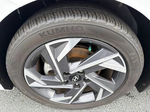 Certified 2025 Hyundai Elantra Sport image 11