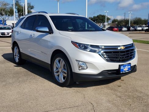 Used 2021 Chevrolet Equinox Premier image 2