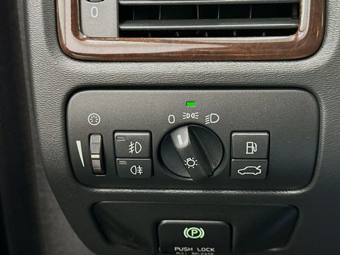 Used 2012 Volvo XC70 T6 image 17