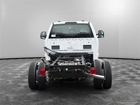 New 2026 Ford F550 4x4 Regular Cab Super Duty w/ XL Chrome Package image 4