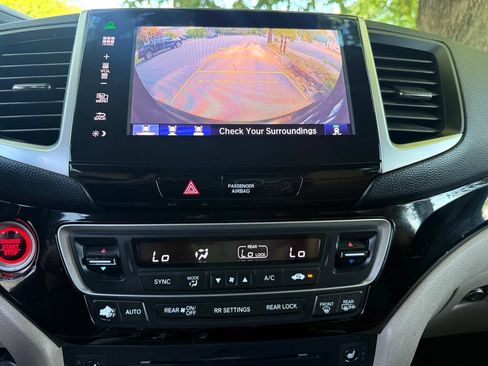Used 2016 Honda Pilot Elite image 22