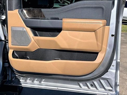 Used 2023 Ford F350 Lariat image 25