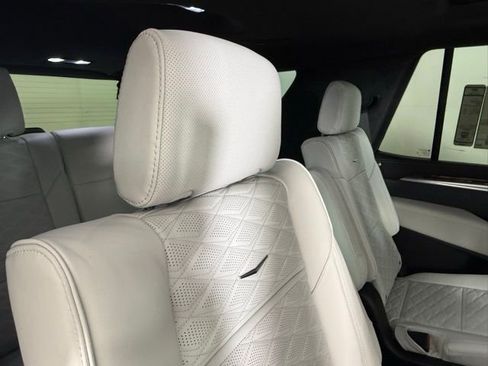 New 2026 Cadillac Escalade Platinum Sport w/ LPO, ONYX Package AWD/4WD image 32