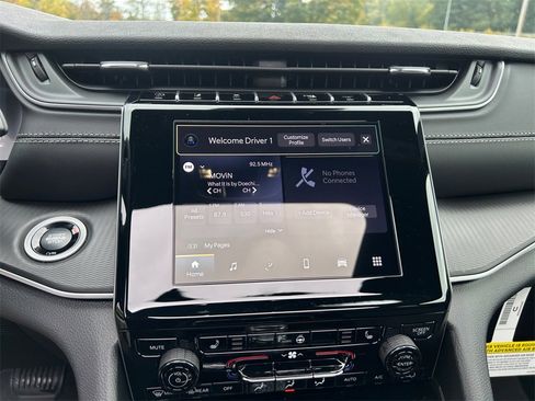 New 2025 Jeep Grand Cherokee image 21