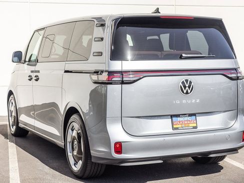 New 2025 Volkswagen ID. Buzz Pro S image 4