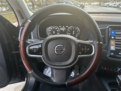 Used 2020 Volvo XC90 T5 Momentum image 11