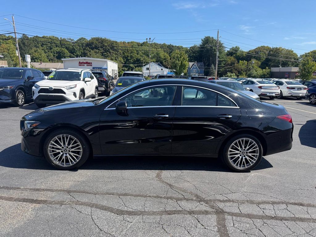 Used 2025 Mercedes-Benz CLA 250 4MATIC image 2