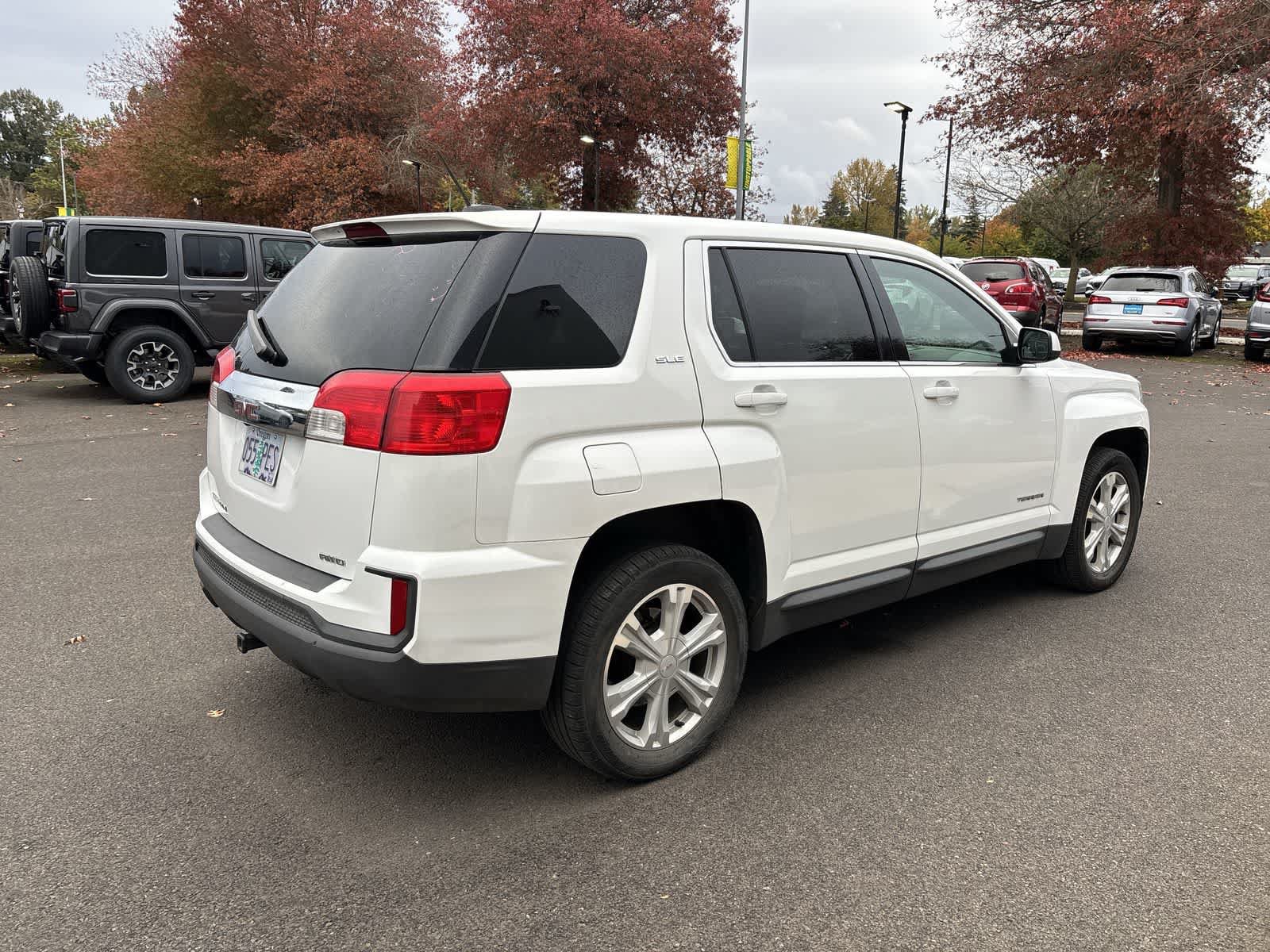 Used 2017 GMC Terrain SLE AWD/4WD image 4