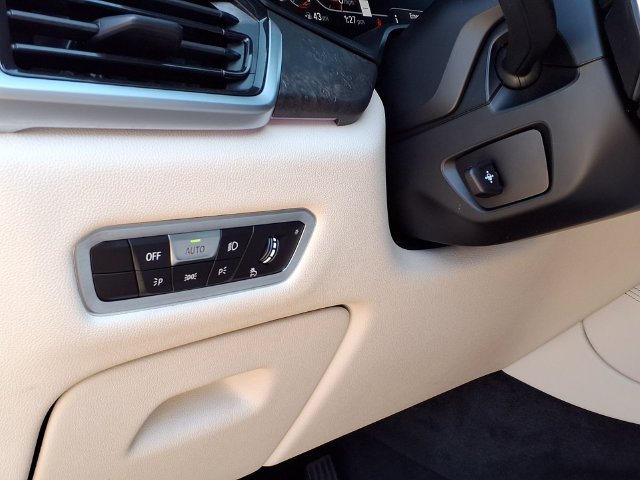 Used 2022 BMW X5 sDrive40i w/ Parking Assistance Package RWD image 22