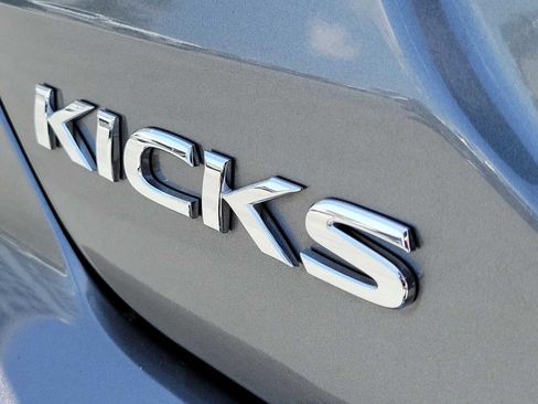 Used 2023 Nissan Kicks SR FWD image 11
