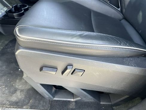 Used 2025 Tesla Cybertruck AWD Crew Cab image 18