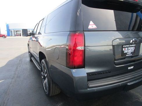 Used 2020 Chevrolet Suburban Premier image 3