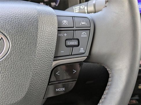 Used 2025 Toyota Camry XLE image 27