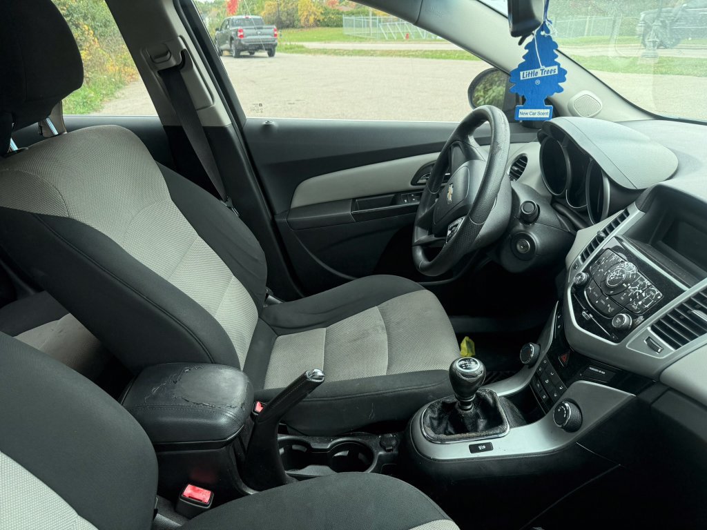 Used 2012 Chevrolet Cruze LS w/ Connectivity Package FWD image 8