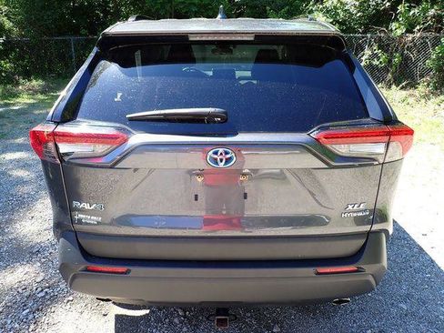 Certified 2019 Toyota RAV4 XLE w/ Convenience Package AWD/4WD image 4