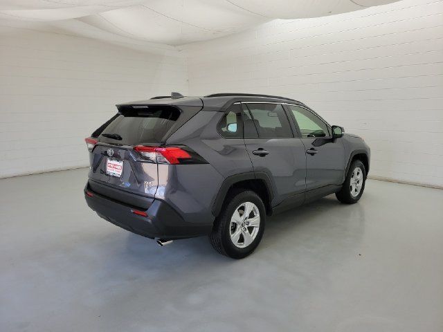 Used 2019 Toyota RAV4 XLE FWD image 5