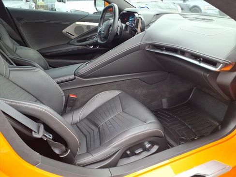 Used 2022 Chevrolet Corvette Stingray Premium Conv w/ Z51 Performance Package image 7