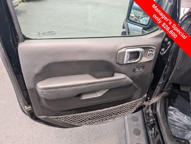Used 2021 Jeep Wrangler Unlimited Sahara AWD/4WD image 14