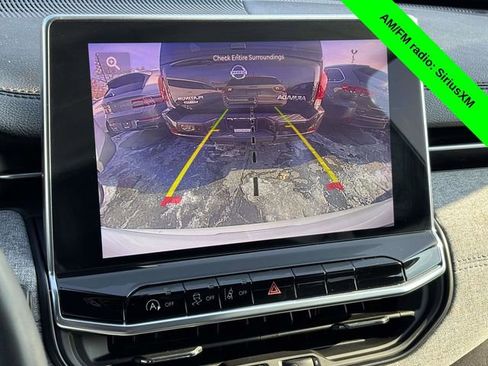 Used 2023 Jeep Compass Latitude image 17