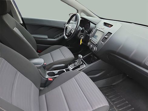 Used 2018 Kia Forte S image 10