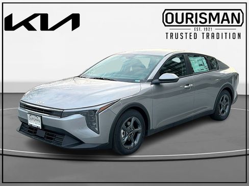 New 2025 Kia K4 LXS image 2