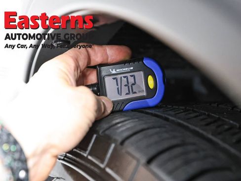 Used 2020 Nissan Pathfinder SL AWD/4WD image 33