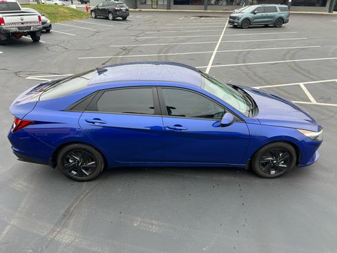 Used 2023 Hyundai Elantra SEL image 6
