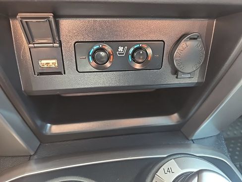 Used 2023 Toyota 4Runner Limited AWD/4WD image 19