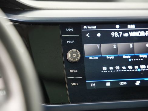 Used 2022 Volkswagen Taos SE image 22