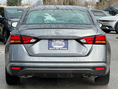 Used 2025 Nissan Altima 2.5 SV FWD image 5