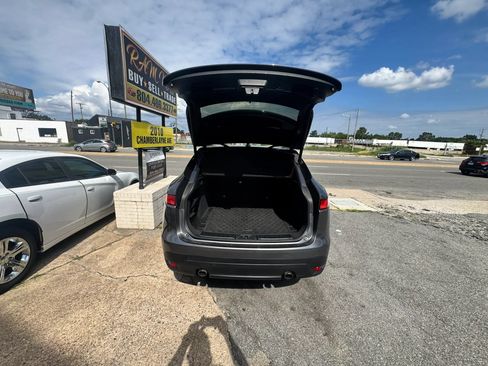 Used 2018 Jaguar F-PACE Premium AWD/4WD image 14