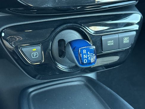 Certified 2021 Toyota Prius LE w/ Carpet Mat Package (TMS) FWD image 20
