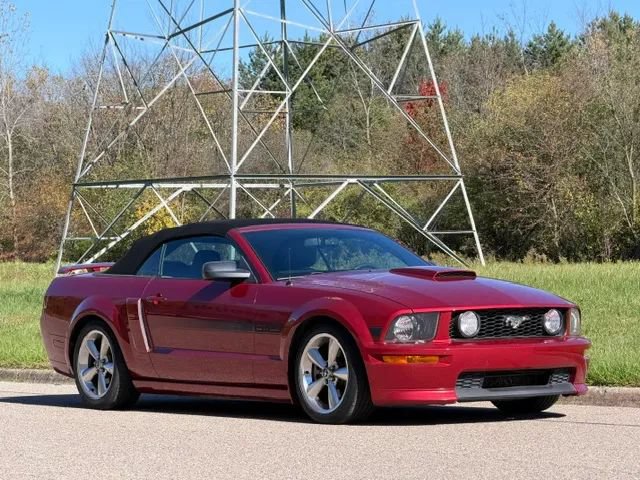 Used 2007 Ford Mustang GT Premium RWD image 2