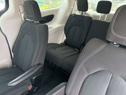 Used 2023 Chrysler Voyager LX FWD image 22