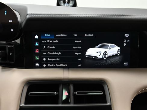 Used 2021 Porsche Taycan Turbo S image 33