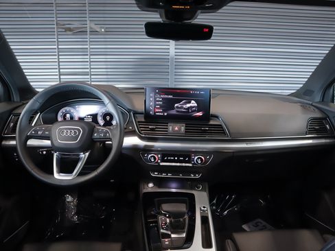 Used 2023 Audi Q5 2.0T Premium Plus w/ Premium Plus Package AWD/4WD image 10